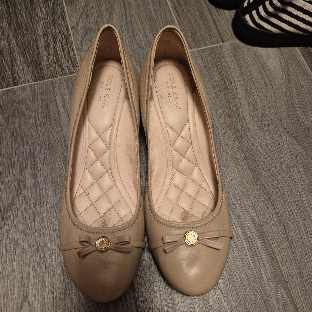 Cole Haan Women's Tali Nude Beige Bow Wedges Flats 8.5